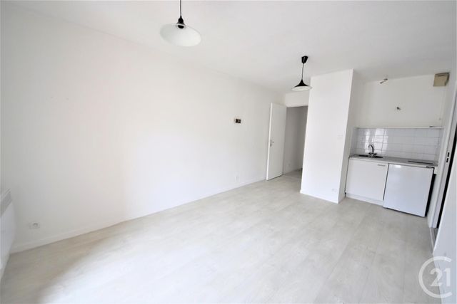 Afficher la photo en grand Appartement T2 à vendre - 2 pièces - 30.37 m2 - TOULOUSE - 31 - MIDI-PYRENEES - Century 21 Les Minimes
