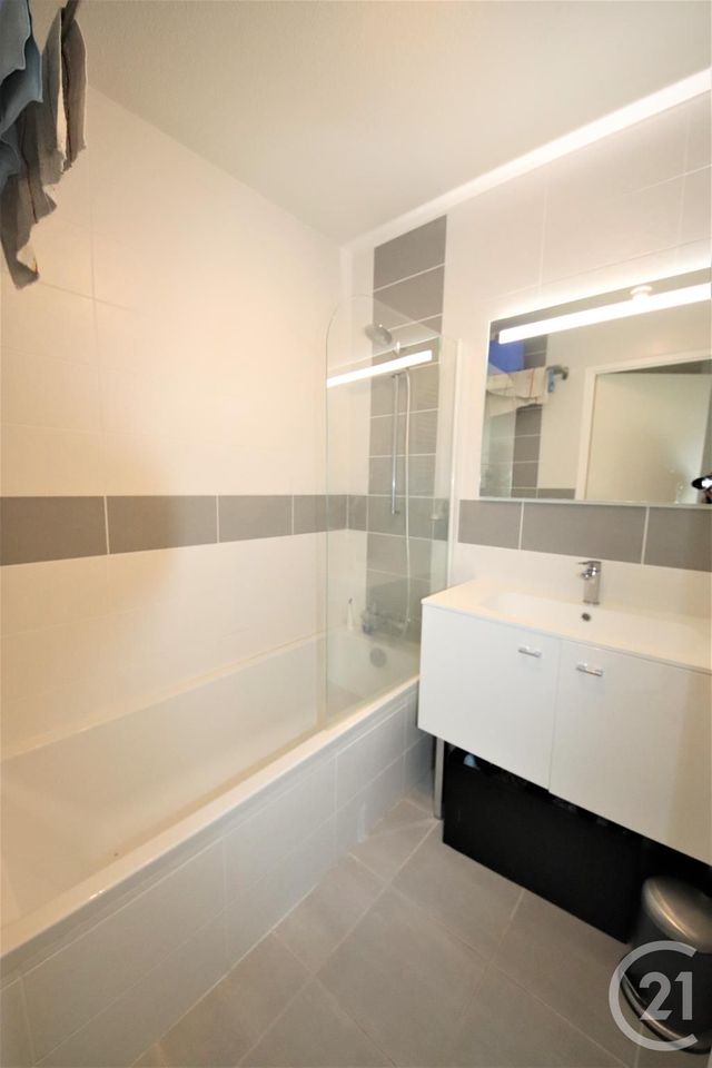 Appartement T3 à vendre - 3 pièces - 62.84 m2 - TOULOUSE - 31 - MIDI-PYRENEES - Century 21 Les Minimes Appartement T3 à vendre - 3 pièces - 62.84 m2 - TOULOUSE - 31 - MIDI-PYRENEES - Century 21 Les Minimes