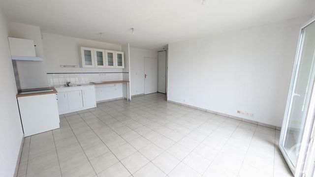 Appartement T3 à louer - 3 pièces - 56.59 m2 - L ISLE JOURDAIN - 32 - MIDI-PYRENEES - Century 21 Les Minimes