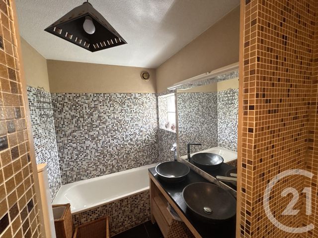 Appartement T3 à louer - 3 pièces - 66.79 m2 - TOULOUSE - 31 - MIDI-PYRENEES - Century 21 Les Minimes