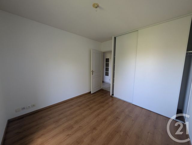 Appartement T3 à vendre - 3 pièces - 60.0 m2 - L ISLE JOURDAIN - 32 - MIDI-PYRENEES - Century 21 Les Minimes