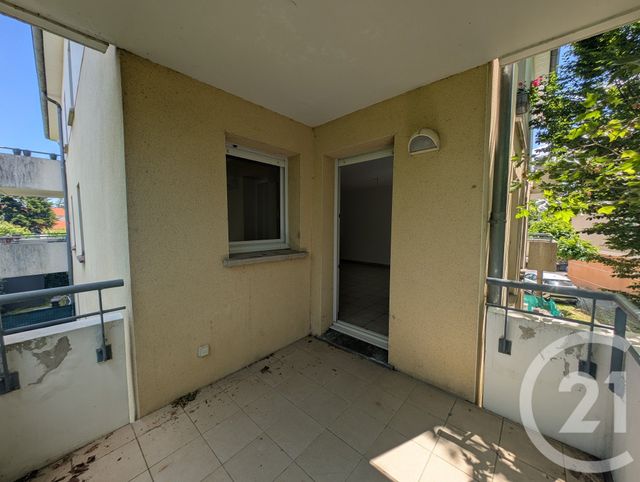 Appartement T3 à vendre - 3 pièces - 60.0 m2 - L ISLE JOURDAIN - 32 - MIDI-PYRENEES - Century 21 Les Minimes