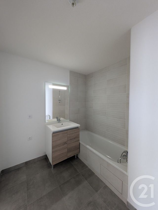Appartement T2 à louer - 2 pièces - 46.86 m2 - TOULOUSE - 31 - MIDI-PYRENEES - Century 21 Les Minimes