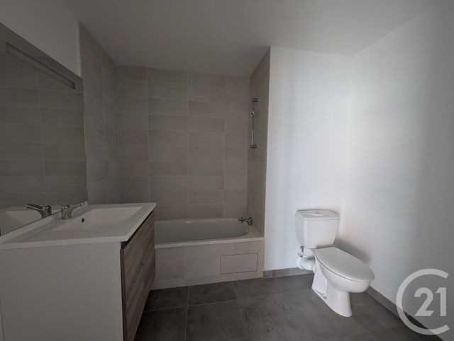 Appartement T2 à louer - 2 pièces - 46.86 m2 - TOULOUSE - 31 - MIDI-PYRENEES - Century 21 Les Minimes