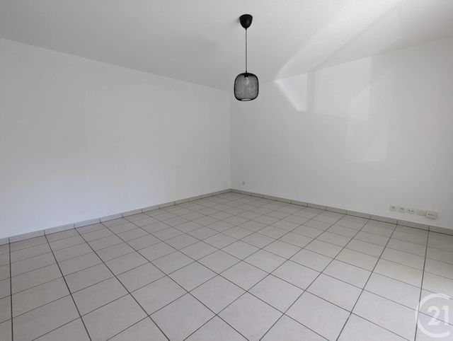 Appartement T3 à louer - 3 pièces - 63.02 m2 - TOULOUSE - 31 - MIDI-PYRENEES - Century 21 Les Minimes