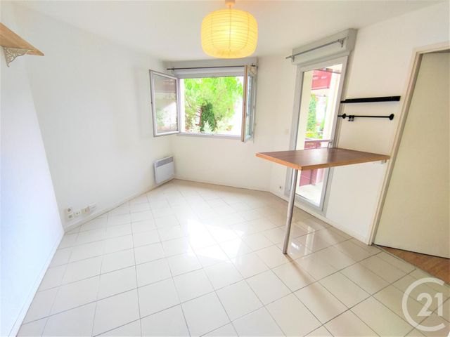 Appartement T2 à louer - 2 pièces - 27.34 m2 - TOULOUSE - 31 - MIDI-PYRENEES - Century 21 Les Minimes